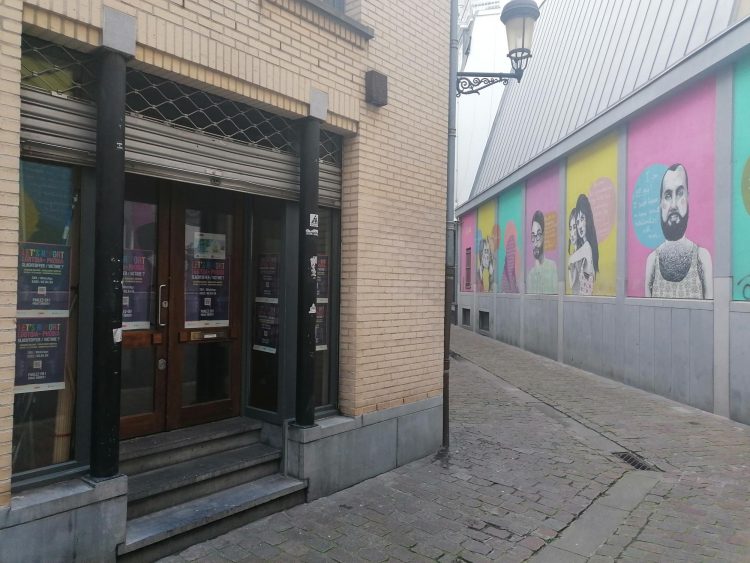 Entrée rue de la Chauferette, à deux pas du métro bourse